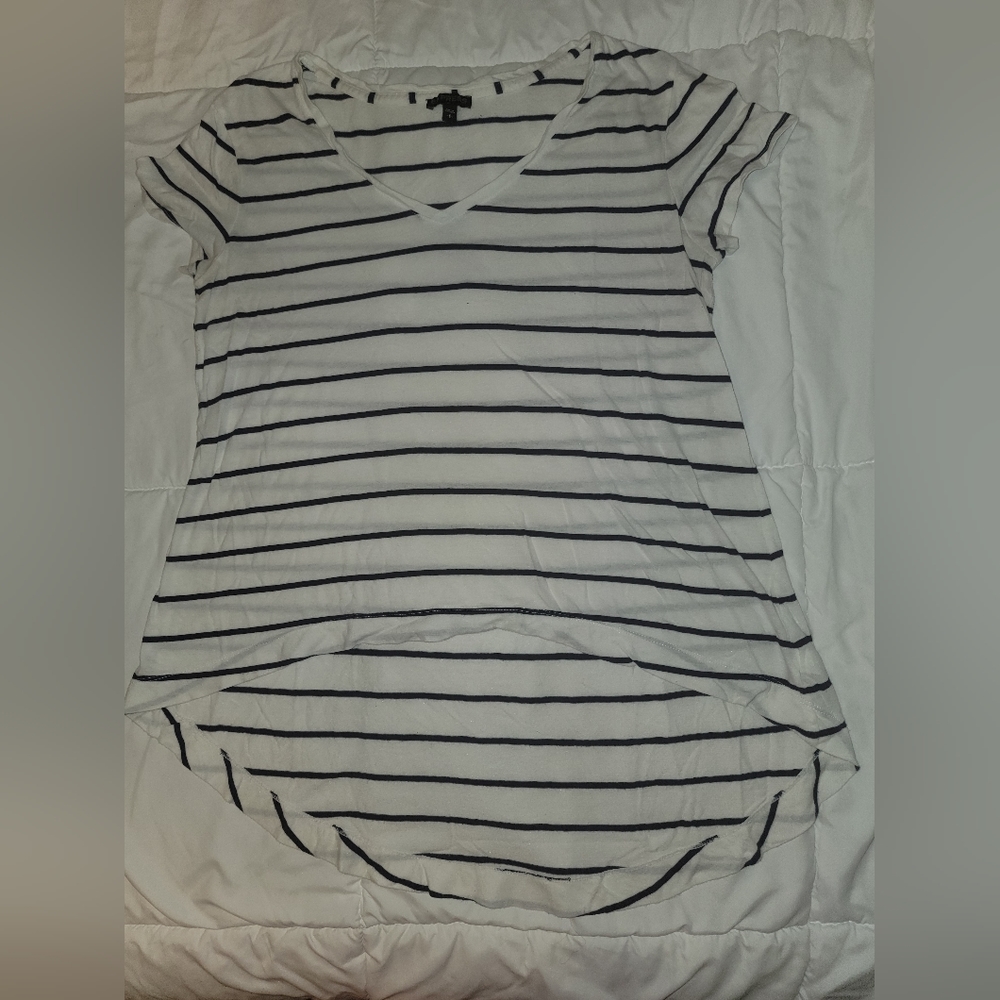 White and greay Tshirt